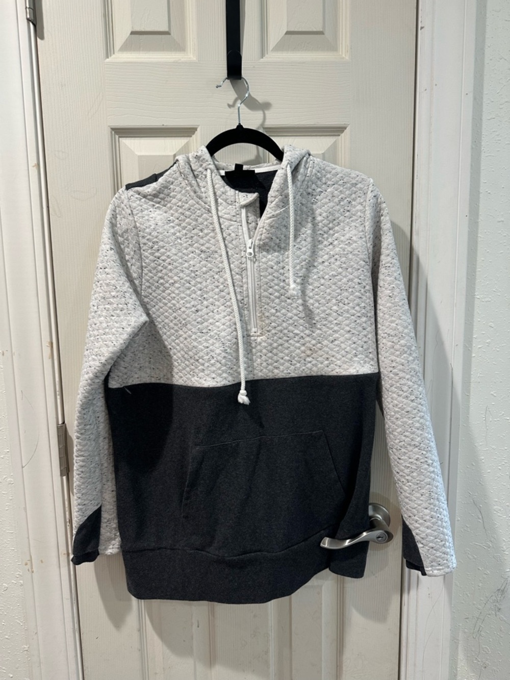 Nursing Queen Two-Tone Quilted Half-Zip Hoodie - Light Gray & Black